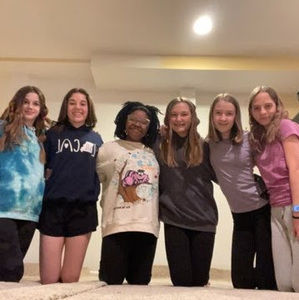 Meet your Posher, Ella